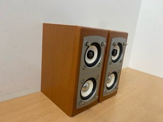Altavoces Yamaha NX-430P Marrones y Plateados