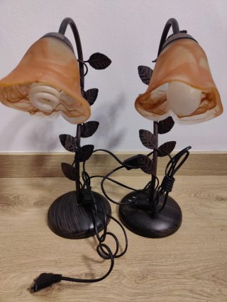 Lámparas de hierro forjado con tulipas