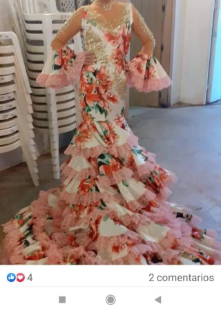 Bata de cola flamenca