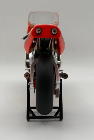 Yamaha YZR500 Eddie Lawson 1984 rare
