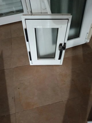 Ventana aluminio baño 33x48