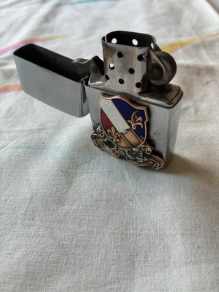 Zippo Vintage con stemma e scritte