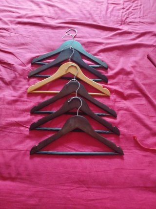 Lote de 5 perchas madera pequeñas 32cm