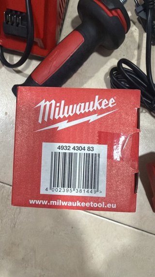 Amoladora Radial Milwaukee M18 FUEL