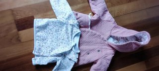 Sudadera floral para bebé con su jersey a juego