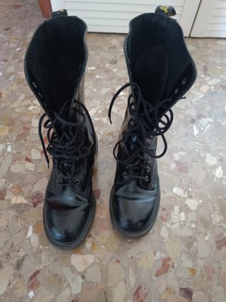 Stivali Dr. Martens a 14 Occhielli Neri