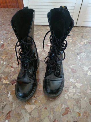 Stivali Dr. Martens a 14 Occhielli Neri
