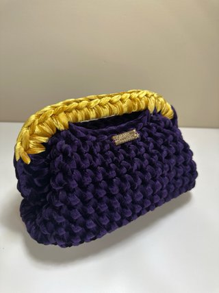 Clutch in velluto viola e manico oro  foderata
