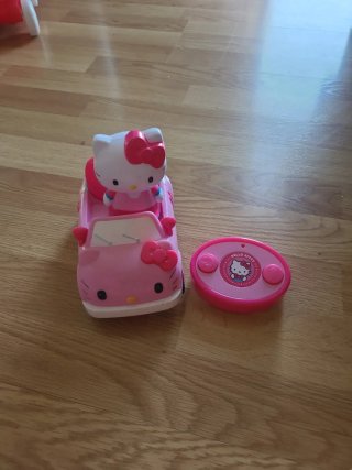 Coche teledirigido Hello Kitty rosa