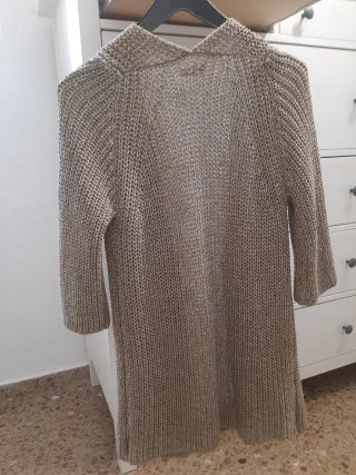 Cárdigan dorado brillante entretiempo