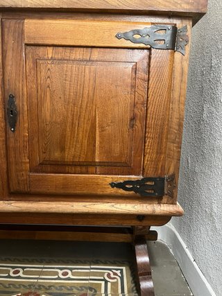 Aparador rústico madera maciza herrajes negros