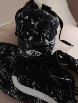 Zapatillas Vans Snoopy Negras y Blancas