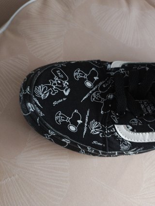 Zapatillas Vans Snoopy Negras y Blancas