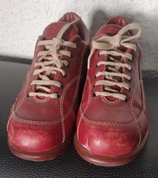 Zapatos de piel rojos