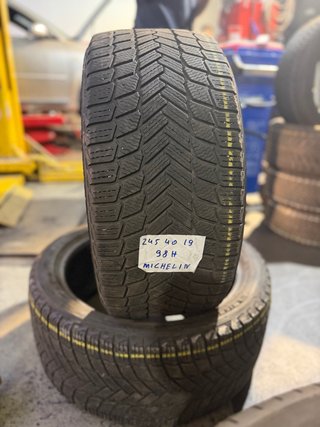 Neumático Michelin 245/40 R19 98H