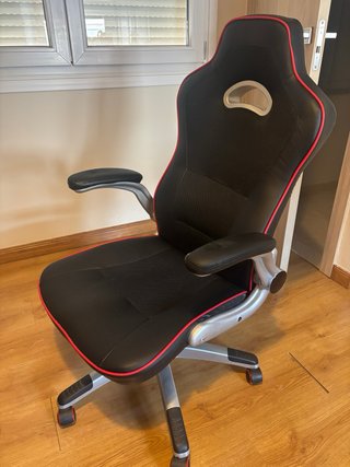 Silla Gamer/Escritorio Negra con Detalles Rojos