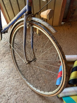 Bicicleta antigua azul Dervi Rabasa