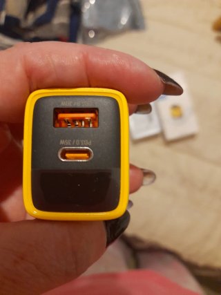 Cargador ASOMETECH 35W USB-C PD Amarillo,nuevo sin