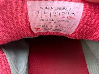 Zapatilla Trekking The North Face Morado/Rosa