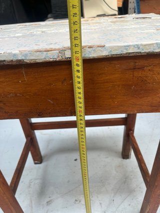 Antiguo pupitre de madera
