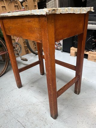 Antiguo pupitre de madera