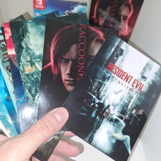 Lote Retrovirales Umbrella Corp. + Postales RE