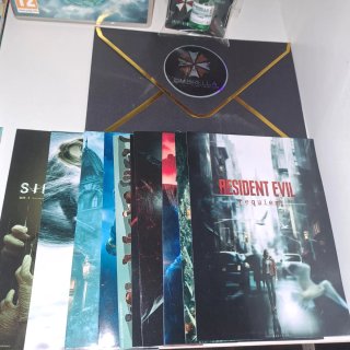 Lote Retrovirales Umbrella Corp. + Postales RE