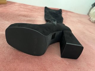 Stivali alti neri con piattaforma