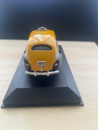 Coche Clásico Ford Fordor 1/43