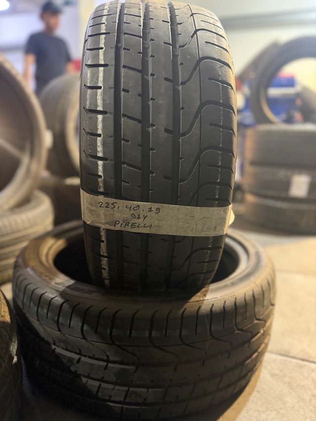 Neumático Pirelli 225/40/19 92Y