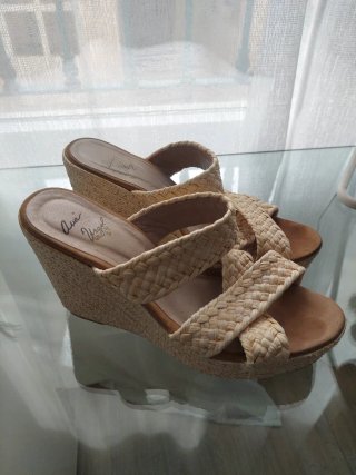 Cuñas esparto beige, muy elegantes