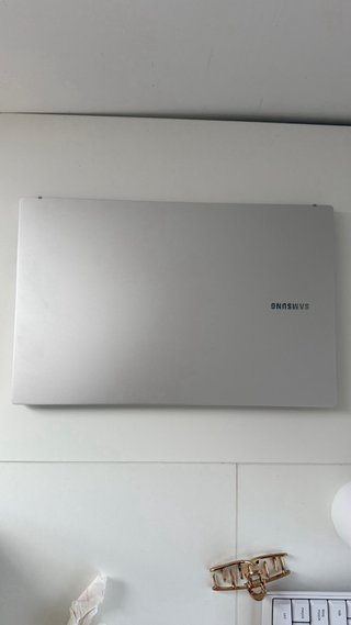 Samsung Galaxy Book 2 Portátil Plata.