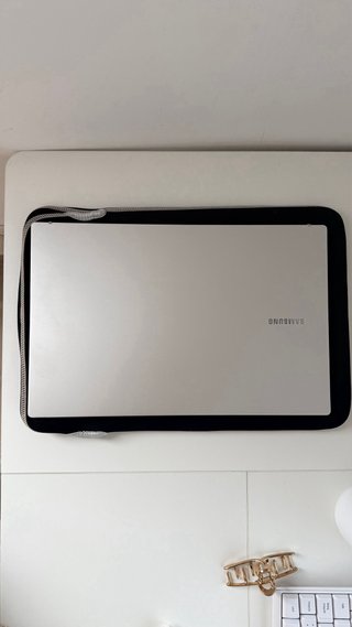 Samsung Galaxy Book 2 Portátil Plata.