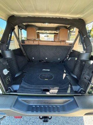 Jeep Wrangler Unlimited Sahara, 75.º aniversario