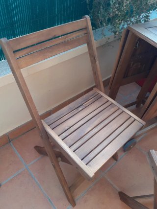 Mesa y sillas plegables madera exterior