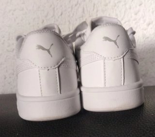 Zapatillas Puma Blancas y Grises