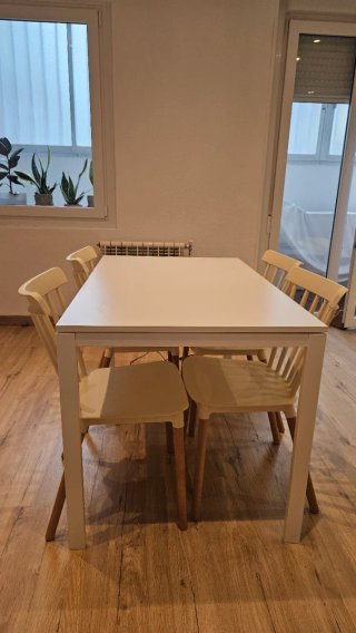Mesa Melltorp + 4 Sillas Leka