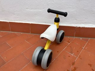 Correpasillos Bicicleta Sawyer Amarillo