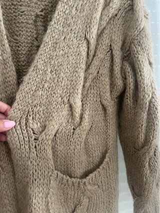 Chaqueta larga Zara beige trenzada