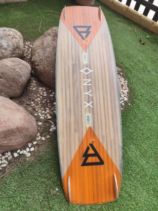 Tabla Kitesurf Brunotti Onyx 136