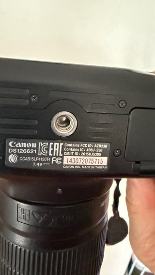 Canon EOS 1300D + Objetivo EF-S 18-55mm