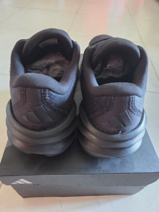 Adidas Galaxy 7 sneakers nere