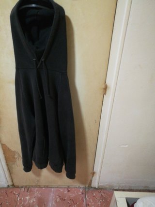 Sudadera negra básica con capucha Talla l