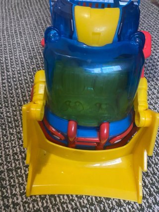 Camión Superthings con figuras