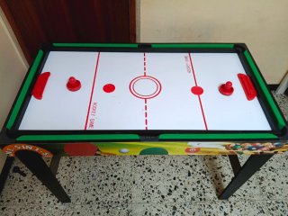 Mesa de billar, futbolín y más