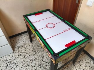 Mesa de billar, futbolín y más