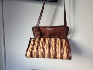 Bolso de mano y hombro tejido