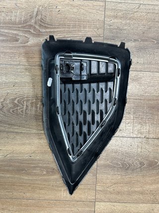 Moldura Paragolpes Audi Q2 Izquierda