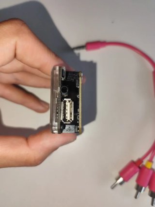 C.H.I.P. - Ordenador Pequeño Mundo - Versión HDMI