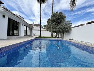Chalet en alquiler en Nueva Andalucía centro en Marbella